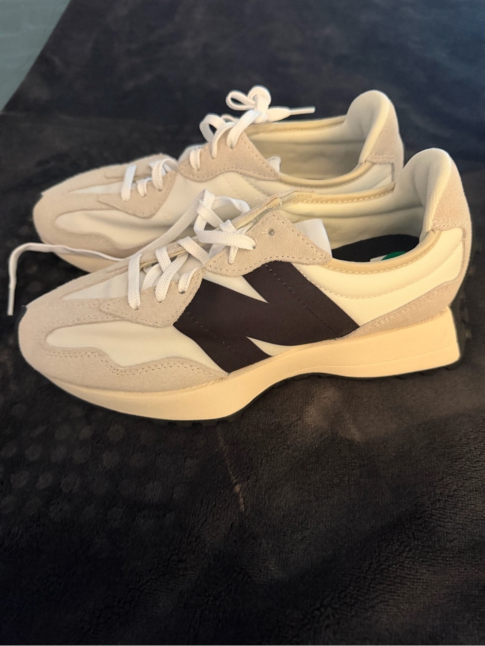 New Balance Cream & Black Retro Runner Sneakers - Women's